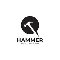 hamer logo met babbelen overleg landgoed vector icoon symbool ontwerp