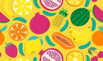 hand getekend schattig naadloos patroon fruit, sinaasappel, banaan, granaatappel, kers, aardbei, ananas, watermeloen, citroen en blad op gele achtergrond. vectorillustratie.
