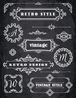 Set van retro vintage badges, kaders, etiketten en randen. Chalk Board achtergrond vector