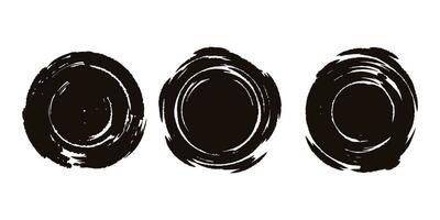 verzameling van zwart grunge ronde vormen. cirkel inkt borstel beroerte vector