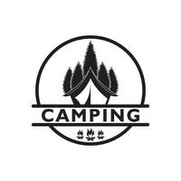 pijnboom bomen en camping tent getextureerde logo ontwerp vector