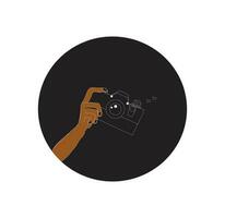 camera met hand- logo of achtergrond voor fotografen vector