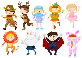 Kinderen dragen kostuums voor Halloween en toneelstukken vector