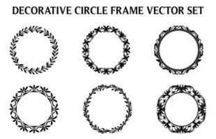 vrij wijnoogst decoratief sier- cirkel kader vector set, ronde vector sier- kader en filigraan bloemen ornamenten