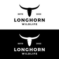 Longhorn Texas boerderij dieren in het wild wijnoogst logo sjabloon ontwerp. voor insignes, restaurants, boerderijen en ondernemingen. vector