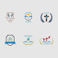 universiteit en academie vector iconen. emblemen of schilden voor afgestudeerden van de middelbare school in maritieme wetenschappen of rechten. linten en insignes van vrijgezellenhoed, lauwerkrans, vectorlogosjabloon