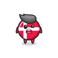 het geschokte gezicht van de schattige mascotte met de vlag van Denemarken vector