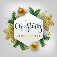 Kerstmis groet kaart, vector background.gold Kerstmis bal, en Afdeling dennenboom. metalen goud en zilver Kerstmis sneeuwvlok. hand- getrokken belettering. vector illustratie