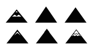 woestijn luchtspiegeling piramide editie vector