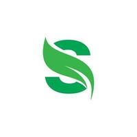s eerste brief met groen blad logo vector