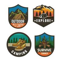 camping avontuur logo ontwerp sjabloon. vector