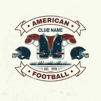 Amerikaans Amerikaans voetbal of rugby club kenteken. vector. concept voor shirt, logo, afdrukken, stempel, tee, lapje. wijnoogst typografie ontwerp met Amerikaans Amerikaans voetbal helm, gras en schouder stootkussens silhouet vector