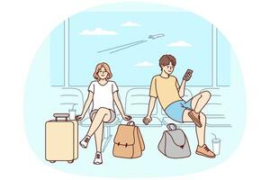 gelukkig paar met koffers zittend in luchthaven klaar voor zomer vakantie. glimlachen Mens en vrouw met bagage opgewonden over reizend. toerisme concept. vector illustratie.