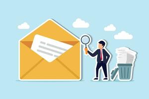 e-mail scannen voor cyber veiligheid, gegevens bescherming of rommel mail, online communicatie technologie, veiligheid en bescherming concept, zakenman scannen e-mail met vergroten glas Gooi rommel mail in bak. vector