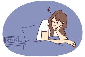 moe vrouw zitten in bed kijken Bij alarm rinkelen lijden van vermoeidheid en uitputting. uitgeput vrouw worstelen met slapeloosheid niet in staat naar slaap Bij nacht. vector illustratie.