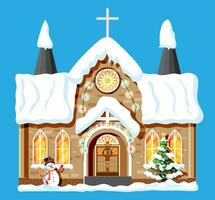 kerk gedekt sneeuw. kapel gebouw in vakantie ornament. Kerstmis boom spar, lauwerkrans. gelukkig nieuw jaar decoratie. vrolijk Kerstmis vakantie. nieuw jaar en Kerstmis viering. vlak vector illustratie