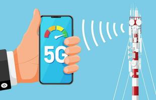 mobiel smartphone en 5g communicatie toren. transmissie cellulair toren antenne. netwerk uitzending uitrusting geïsoleerd. slim telefoon en satelliet telecommunicatieverbinding antenne. vlak vector illustratie