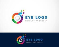 oog logo ontwerp vector sjabloon. veelkleurig media pictogrammen. creatief visie logotype concept. kleurrijk ogen logo visie.