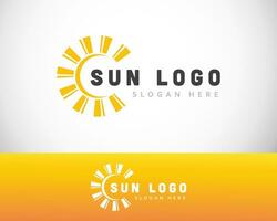 zon logo creatief zon cirkel logo symbool creatief gemakkelijk vector