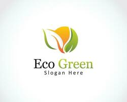 eco groen logo creatief kleur modern zon blad zonne- natuur vector
