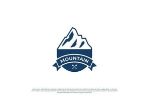 avontuur logo. berg exploratie logo ontwerp sjabloon. klimmer insigne ontwerp. vector