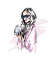 mooie jonge vrouw met plastic koffiekopje in haar hand van veelkleurige verven. scheutje aquarel, gekleurde tekening, realistisch. modieuze meid. vectorillustratie van verf vector