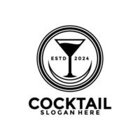 cocktail logo ontwerp vector vintage. alcohol drinken icoon. cocktail glas vector retro ontwerp sjabloon