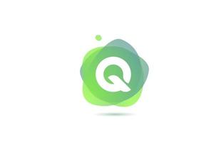 q alfabet letter logo voor bedrijf en bedrijf met verloop ontwerp. pastelkleursjabloon voor huisstijl in groen en wit vector