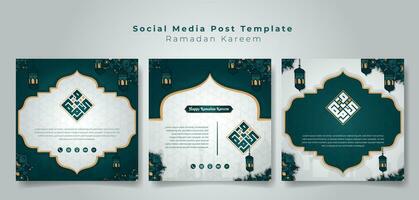 sociaal media post sjabloon in groen wit en sier- achtergrond met Arabisch kufi tekst stijl dat gemeen is Ramadan kareem, mooi zo sjabloon voor Ramadan uitverkoop reclame vector