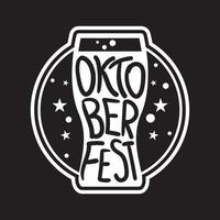 oktoberfest belettering badge vector