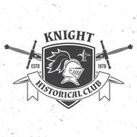 ridder historisch club insigne ontwerp. vector illustratie concept voor shirt, afdrukken, stempel, bedekking of sjabloon. wijnoogst typografie ontwerp met ridder helm, Zwaarden en schild silhouet.