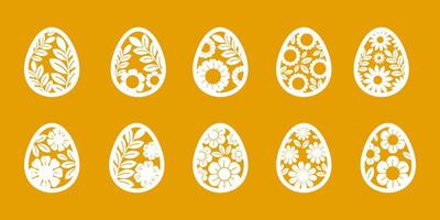 reeks van gelukkig Pasen eieren met bloemen patroon in wit kleuren vector