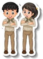 paar kinderen dragen safari-outfit stripfiguursticker vector