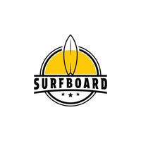 surfplank logo ontwerp concept wijnoogst retro vector