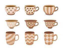 reeks van wijnoogst koffie cups met ornamenten in beige tinten. pictogrammen, afdrukken, vector