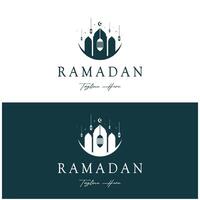 Ramadan mubarak logo met lantaarn elementen, halve maan maan en ster moskee gebouw, Islamitisch schoonschrift patroon, voor bedrijf, architectuur, moslims, eid, eid kaarten, Islamitisch onderwijs vector