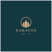 Ramadan mubarak logo met lantaarn elementen, halve maan maan en ster moskee gebouw, Islamitisch schoonschrift patroon, voor bedrijf, architectuur, moslims, eid, eid kaarten, Islamitisch onderwijs vector