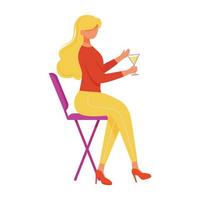 jonge vrouw met cocktail zittend op stoel platte vectorillustratie. vakantie, feestviering. nachtleven. blond elegant kaukasisch meisje in club geïsoleerd stripfiguur op witte achtergrond vector