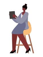 zittende zwarte vrouw met tablet op stoel werkend vectorontwerp vector