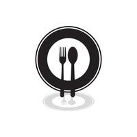 bord, vork en mes icoon in vlak stijl. voedsel symbool geïsoleerd bord icoon. vlak vector illustratie in zwart Aan wit achtergrond. eps 10