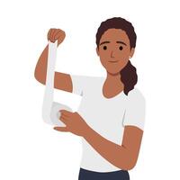 jong gelukkig vrouw Holding toilet papier rollen vector