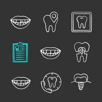 tandheelkunde krijt pictogrammen instellen. gebroken en ontbrekende tanden, locatie van de tandheelkundige kliniek, röntgenfoto, diagnostisch rapport, gezonde glimlach, kroon, oproep aan tandarts, implantaat. geïsoleerde vector schoolbord illustraties