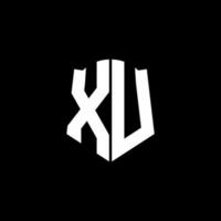 Xu monogram brief logo lint met schild stijl geïsoleerd op zwarte achtergrond vector