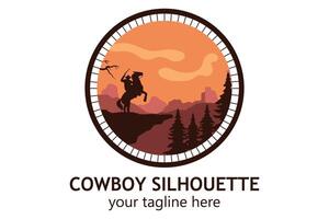 logo landschap silhouet van cowboy rijden Bij paard sjabloon gemakkelijk concept wijnoogst ontwerp vector