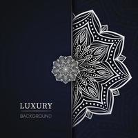 luxe bloemen mandala ontwerp achtergrond in zilver kleur gratis vector