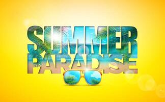 zomer paradijs vakantie illustratie Aan zon geel achtergrond. zonnebril, tropisch planten en oceaan landschap in typografie belettering. ontwerp sjabloon voor banier, folder, uitnodiging, brochure vector