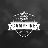 Woud camping logo embleem illustratie. vector