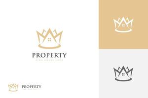 luxe huis koning logo icoon ontwerp met kroon symbool, gouden huis voor echt landgoed of huis lening bedrijf logo sjabloon vector