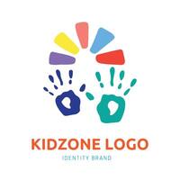 kind zone of kleuterschool logo ontwerp voor branding en identiteit vector