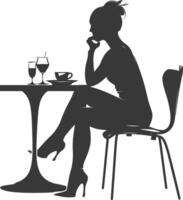 silhouet vrouw zittend Bij een tafel in de cafe bar restaurant zwart kleur enkel en alleen vector